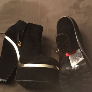 Brand New Giuseppe Suede Black with Gold trim